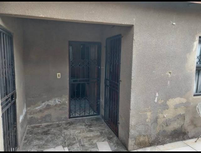 1 BEDROOM HOUSE FOR SALE IN PIMVILLE